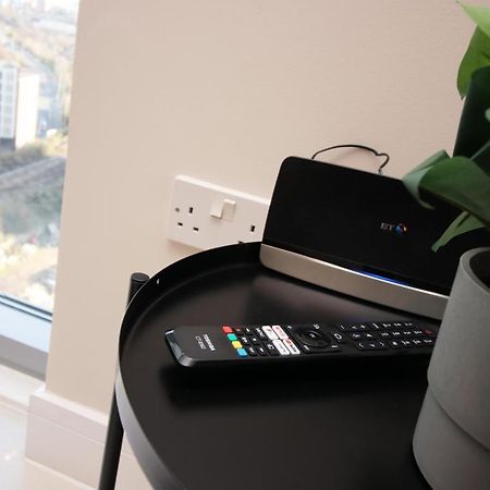 The Skyline - Luxury City Centre Flat With Designated Parking Кардиф Екстериор снимка