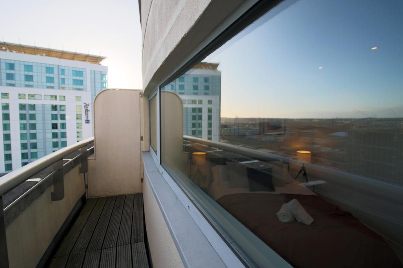 The Skyline - Luxury City Centre Flat With Designated Parking Кардиф Екстериор снимка