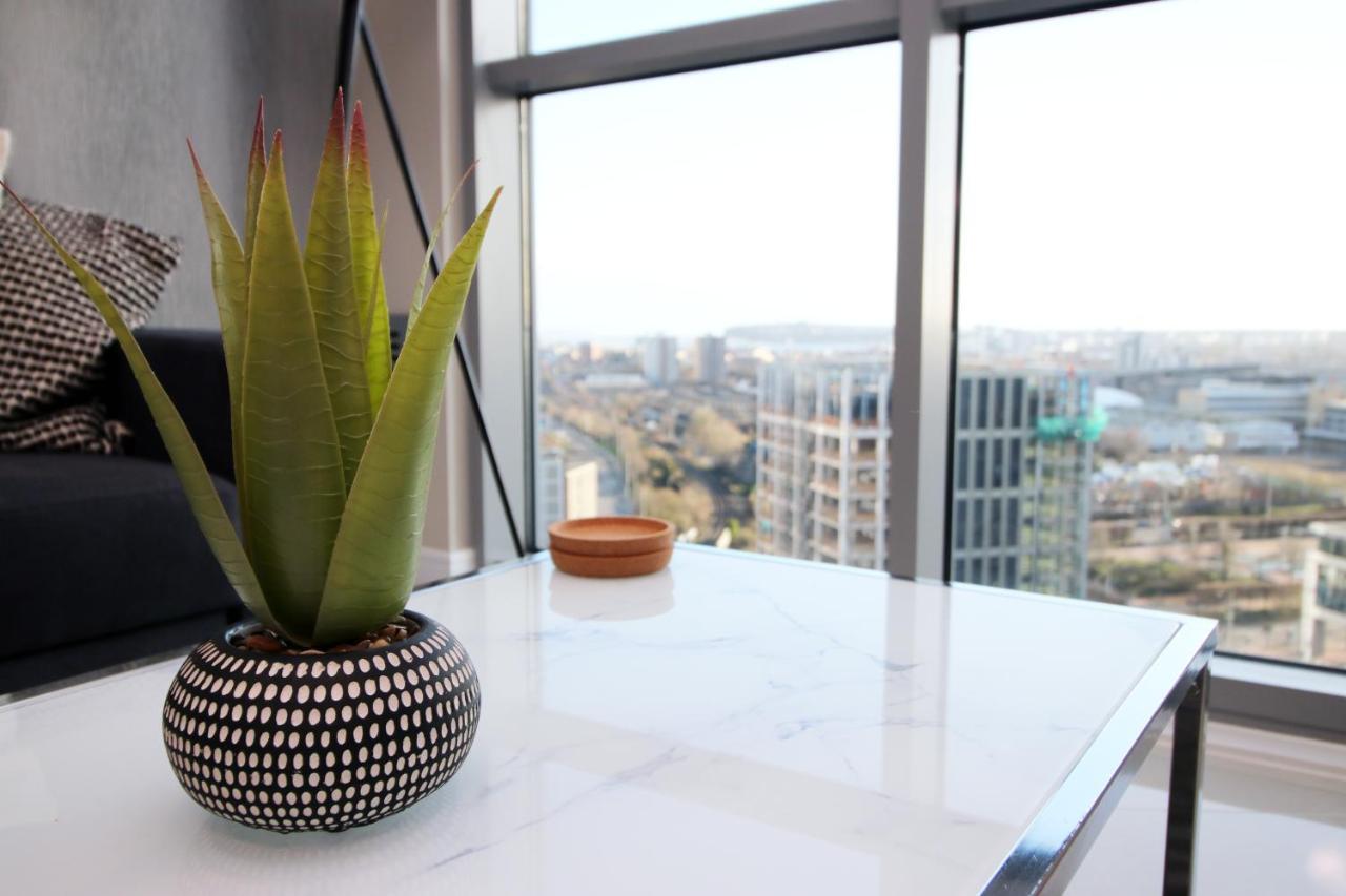 The Skyline - Luxury City Centre Flat With Designated Parking Кардиф Екстериор снимка