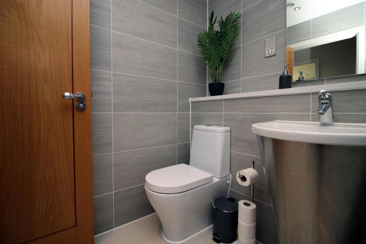 The Skyline - Luxury City Centre Flat With Designated Parking Кардиф Екстериор снимка