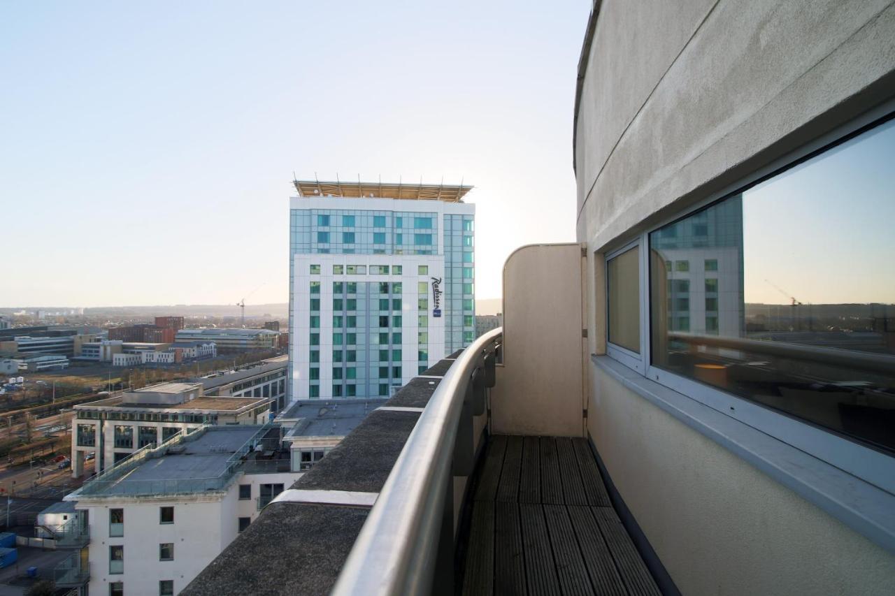 The Skyline - Luxury City Centre Flat With Designated Parking Кардиф Екстериор снимка