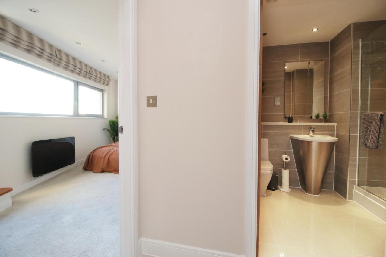 The Skyline - Luxury City Centre Flat With Designated Parking Кардиф Екстериор снимка