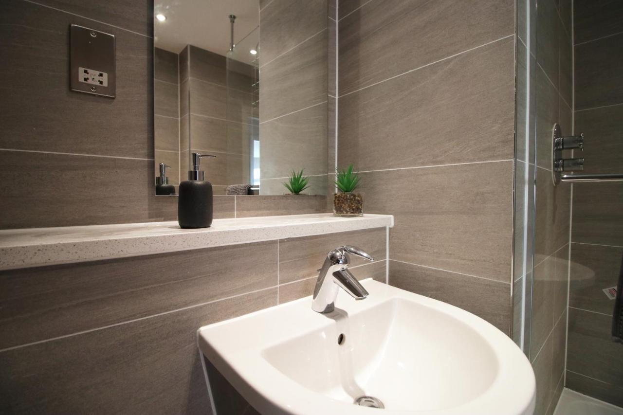 The Skyline - Luxury City Centre Flat With Designated Parking Кардиф Екстериор снимка