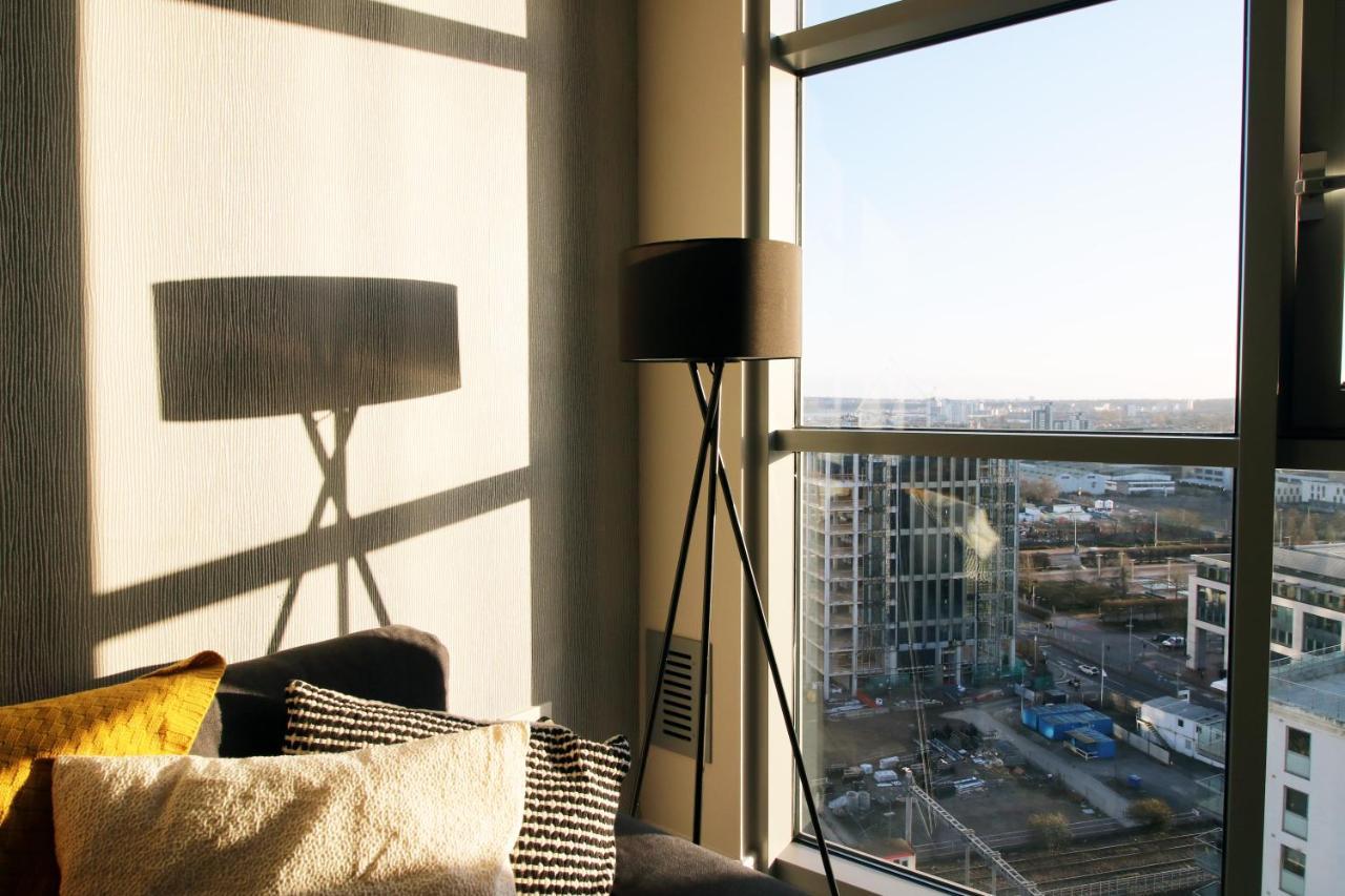 The Skyline - Luxury City Centre Flat With Designated Parking Кардиф Екстериор снимка