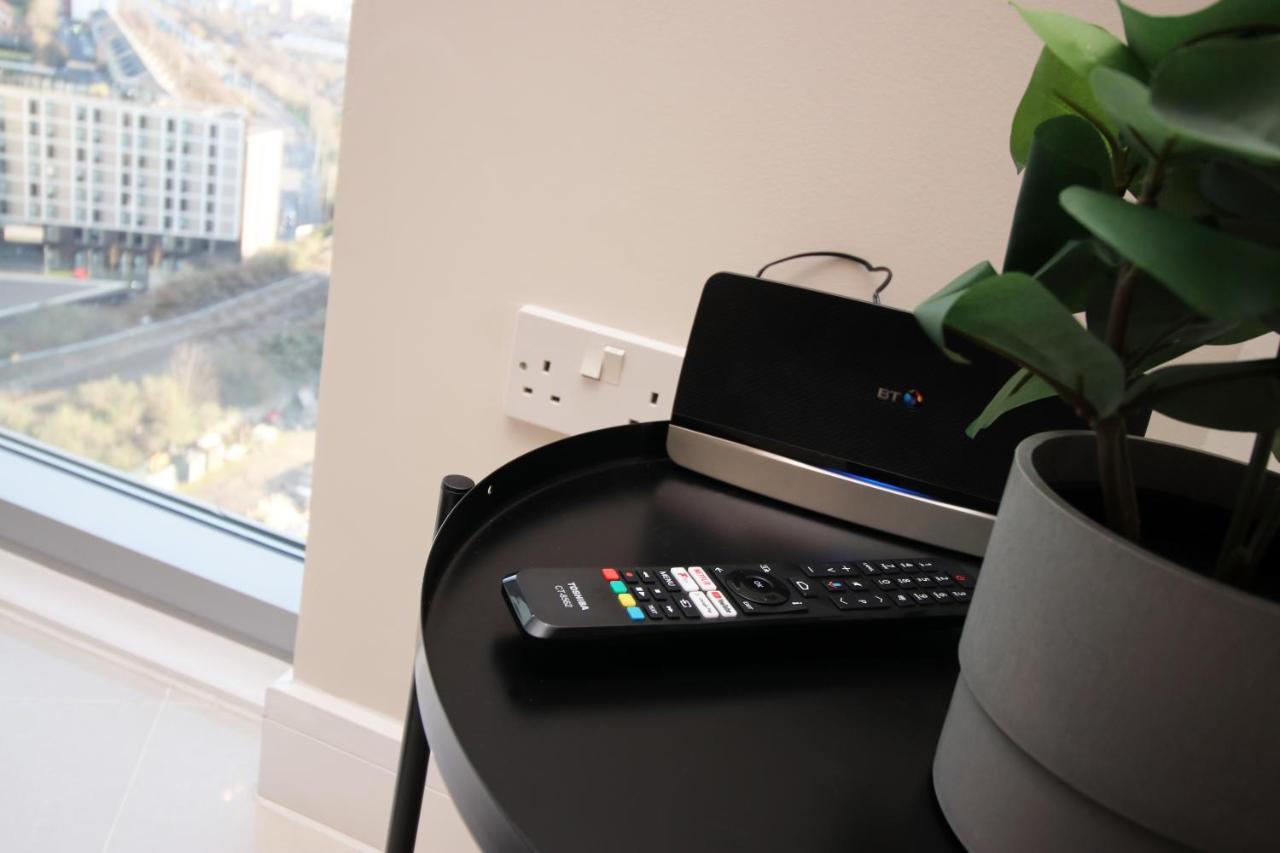 The Skyline - Luxury City Centre Flat With Designated Parking Кардиф Екстериор снимка